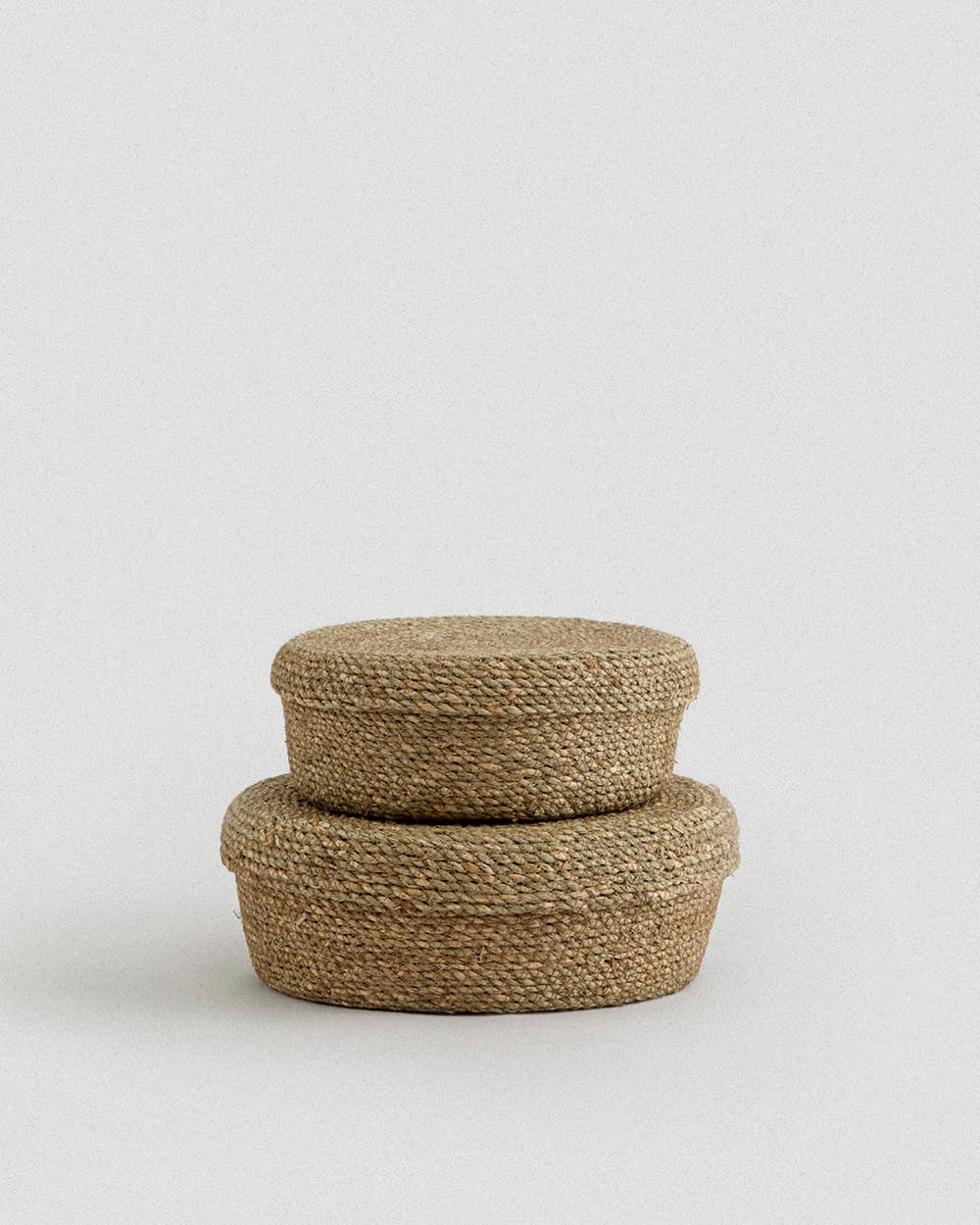 Set of 2 Souk Round Seagrass Baskets with Lid