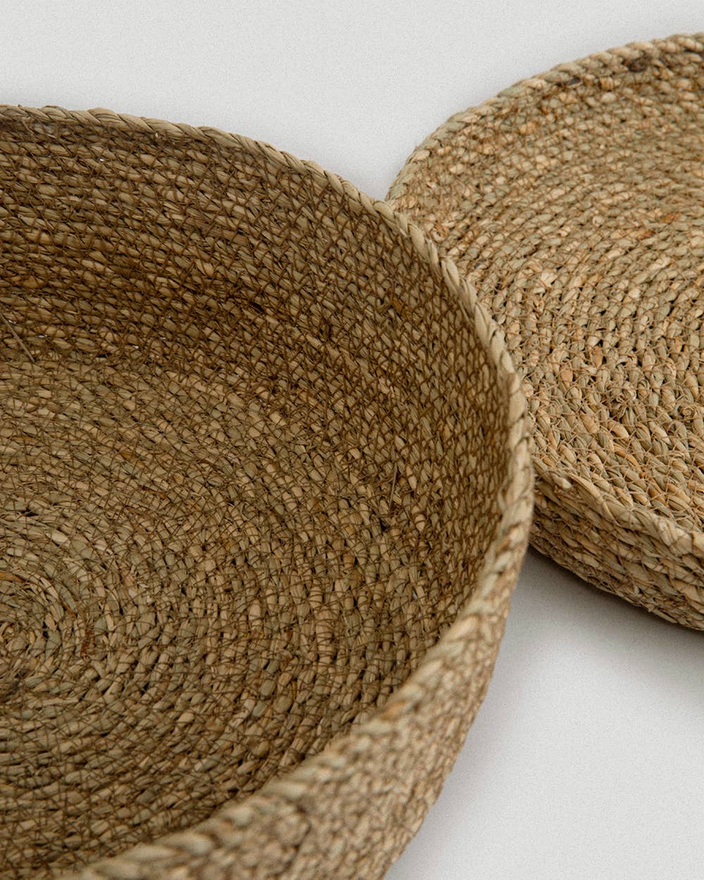 Set of 2 Souk Round Seagrass Baskets with Lid